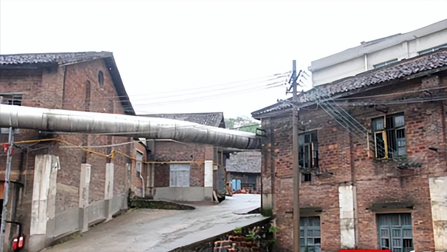 湖南醴陵富豪许君奇发迹史，从挑浆工到董事长，现身价二十亿