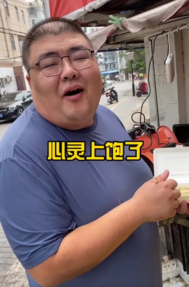 网红泡泡龙去世,红雨老师被质疑推卸责任,悄悄删除差评拉黑网友