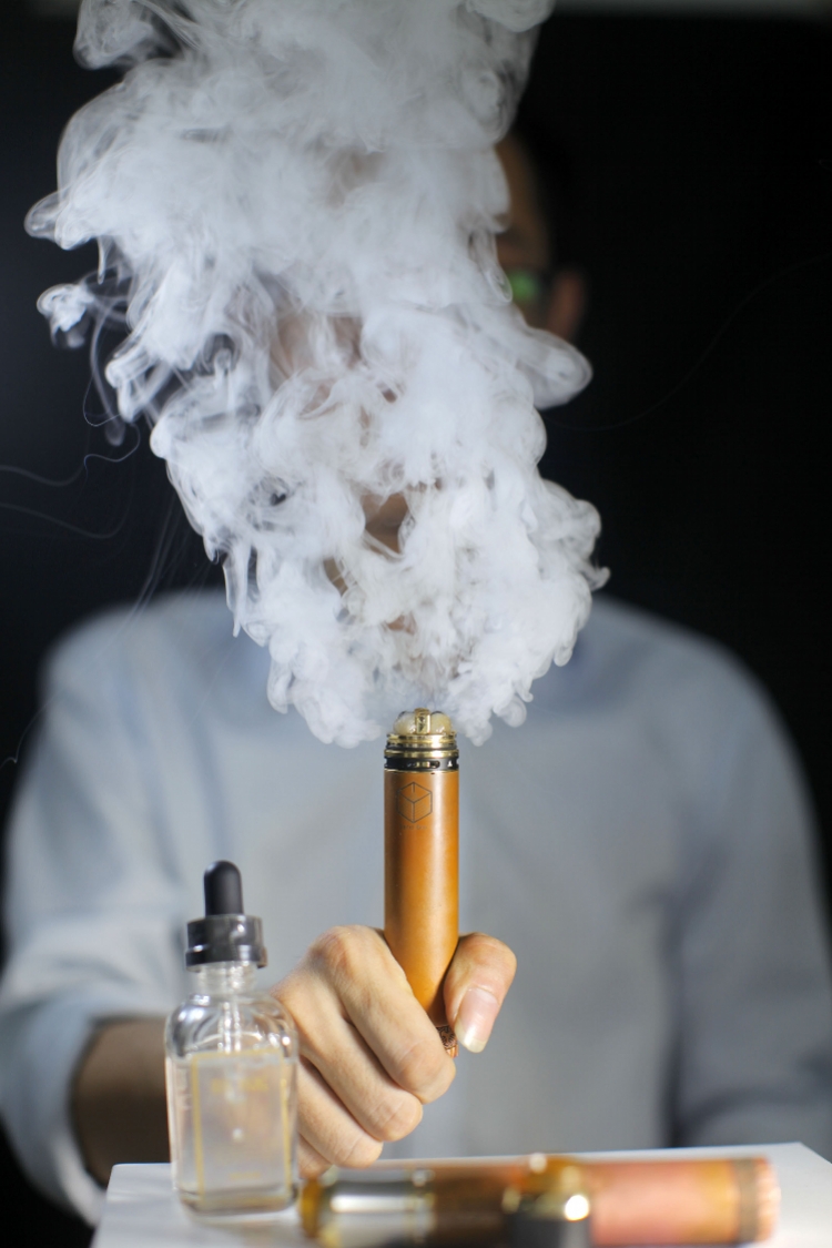 9问电子烟:有多暴利?谁来监管?会否全面禁售?