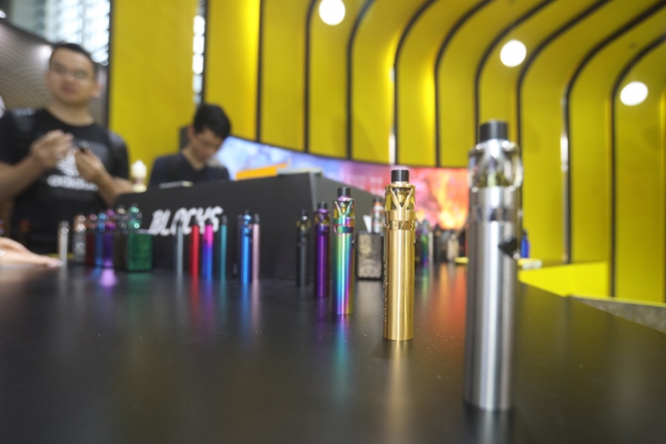 9问电子烟:有多暴利?谁来监管?会否全面禁售?