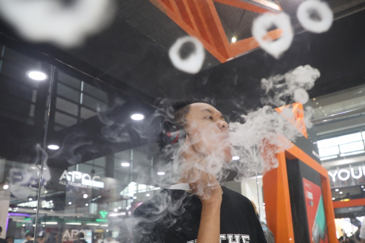 9问电子烟:有多暴利?谁来监管?会否全面禁售?