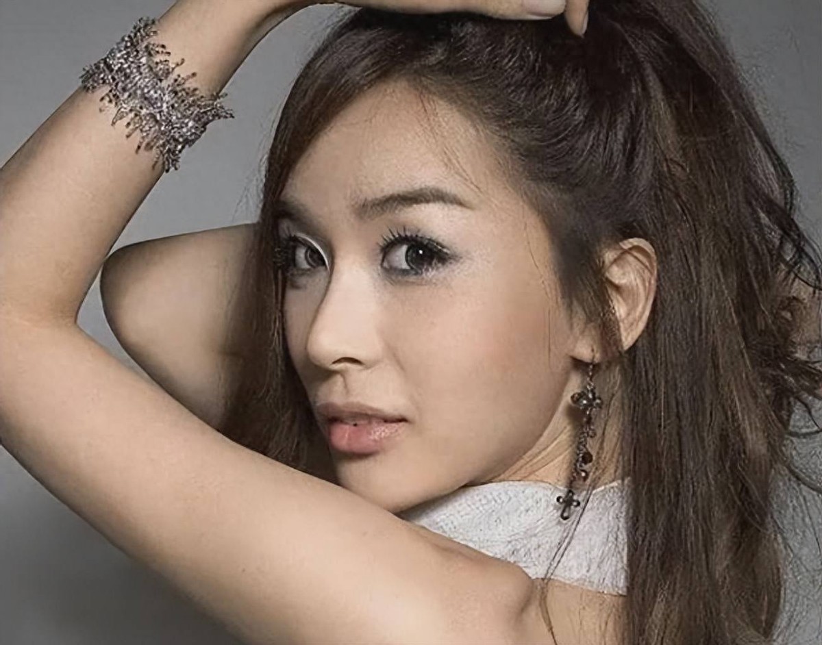 “变性人”河莉秀：结婚10年后，丈夫跑了，身体垮了，现在如何