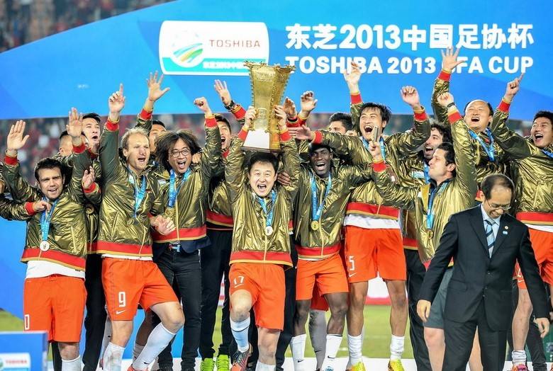 主力球员全部流失！中国足坛流浪者要说再见？曾让巅峰恒大头痛