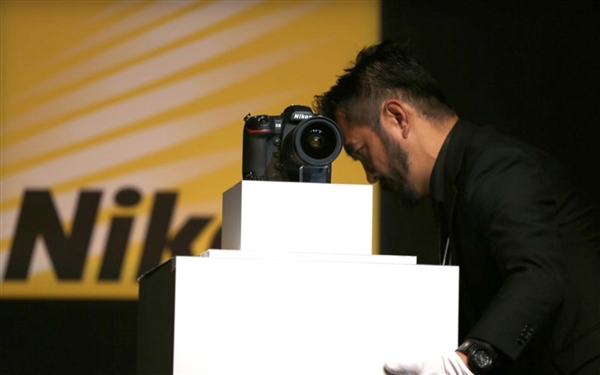 尼康和佳能奥运器材大战：从赛场蔓延到更衣室