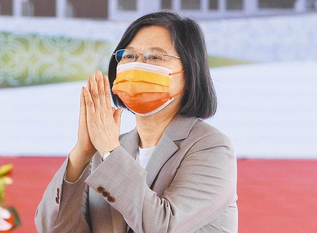 蔡英文“论文门”持续发酵，伦敦大学为其遮羞，露出多个“破洞”