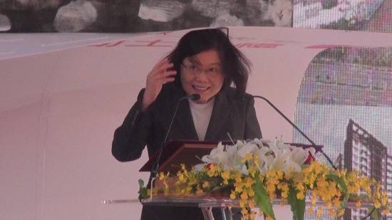 蔡英文“论文门”持续发酵，伦敦大学为其遮羞，露出多个“破洞”