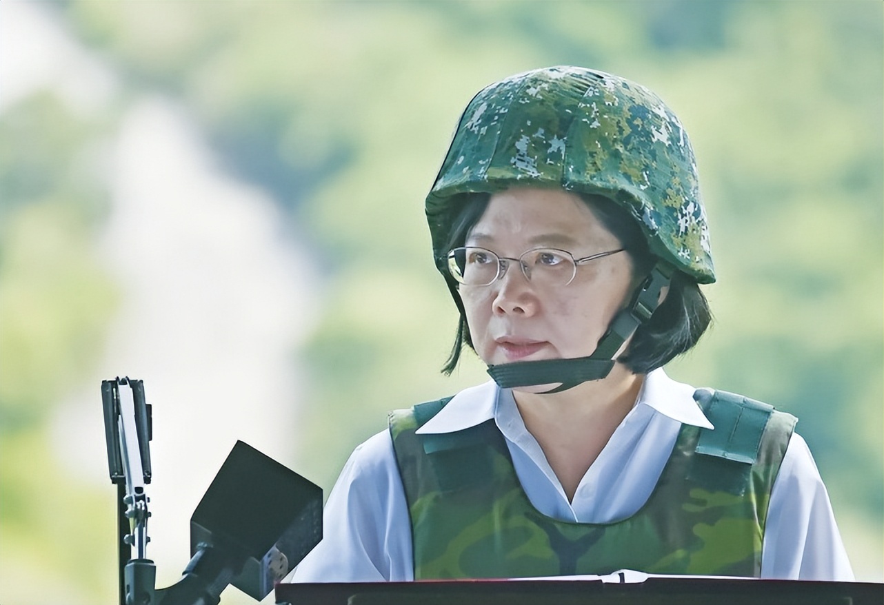 大陆抵近台岛军演后，蔡英文宣布改革兵役制，准备“全民皆兵”