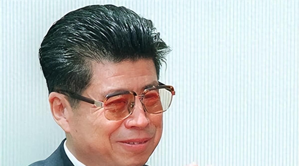 他是潜逃国外级别最高的贪官：不知何人告密，至今下落不明