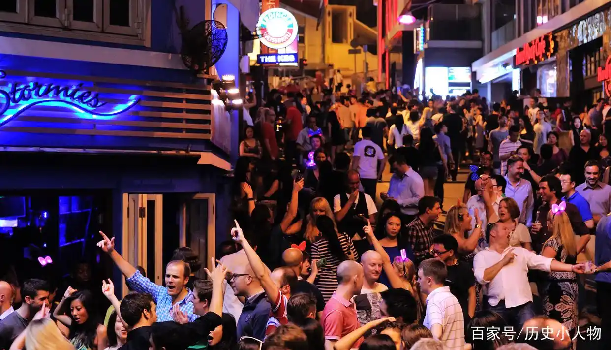 新义安“牙带强”,为人猖狂嚣张跋扈,与“尖东霸王”是铁哥们