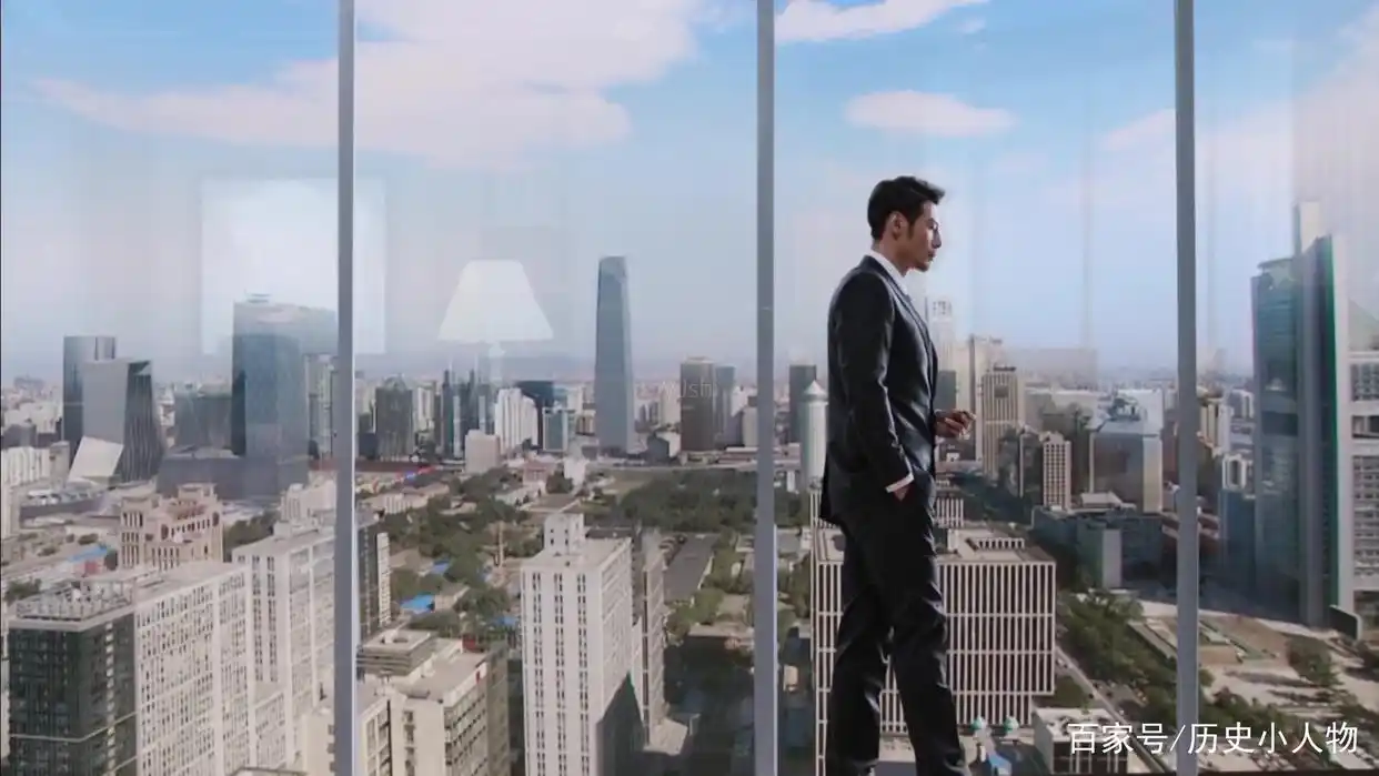 新义安“牙带强”,为人猖狂嚣张跋扈,与“尖东霸王”是铁哥们