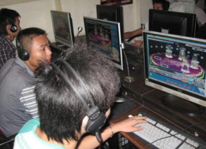 熬死了一个又一个的续作后，今年17岁的《劲舞团》，又“被”关服了