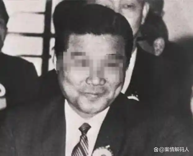 回顾：新义安头领李泰龙：在自家地盘被仇家连砍6刀身亡，真相成谜