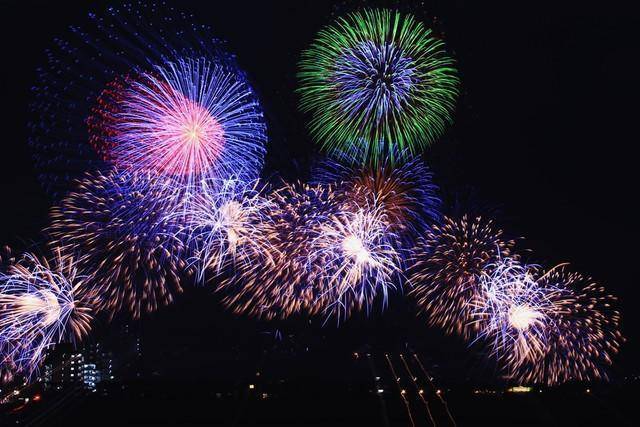 今年春节将取消“禁放令”，允许燃放烟花爆竹？权威回应来了！