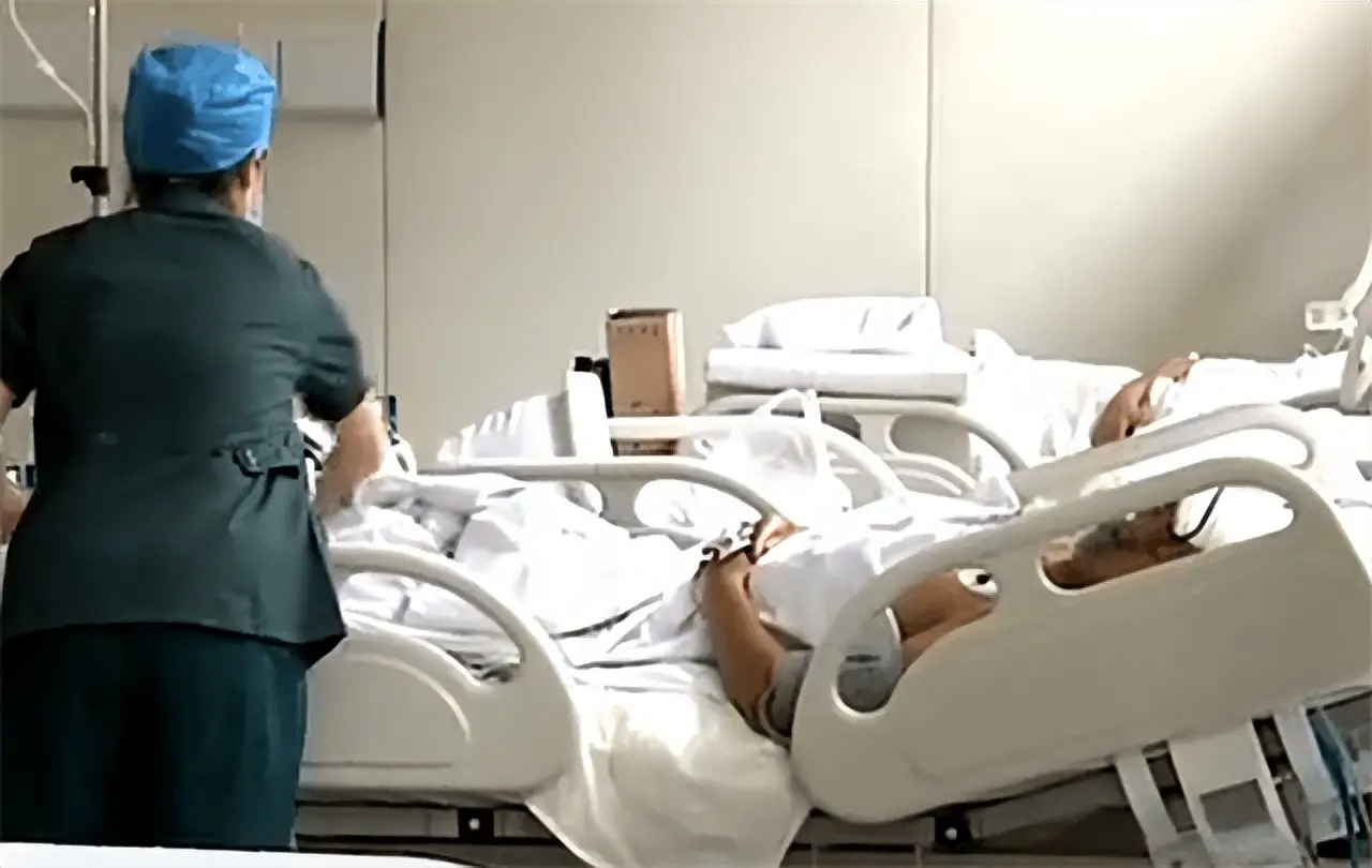 2012年,山东13岁男孩遭高压泵充气,内脏20处穿孔,医生无能为力