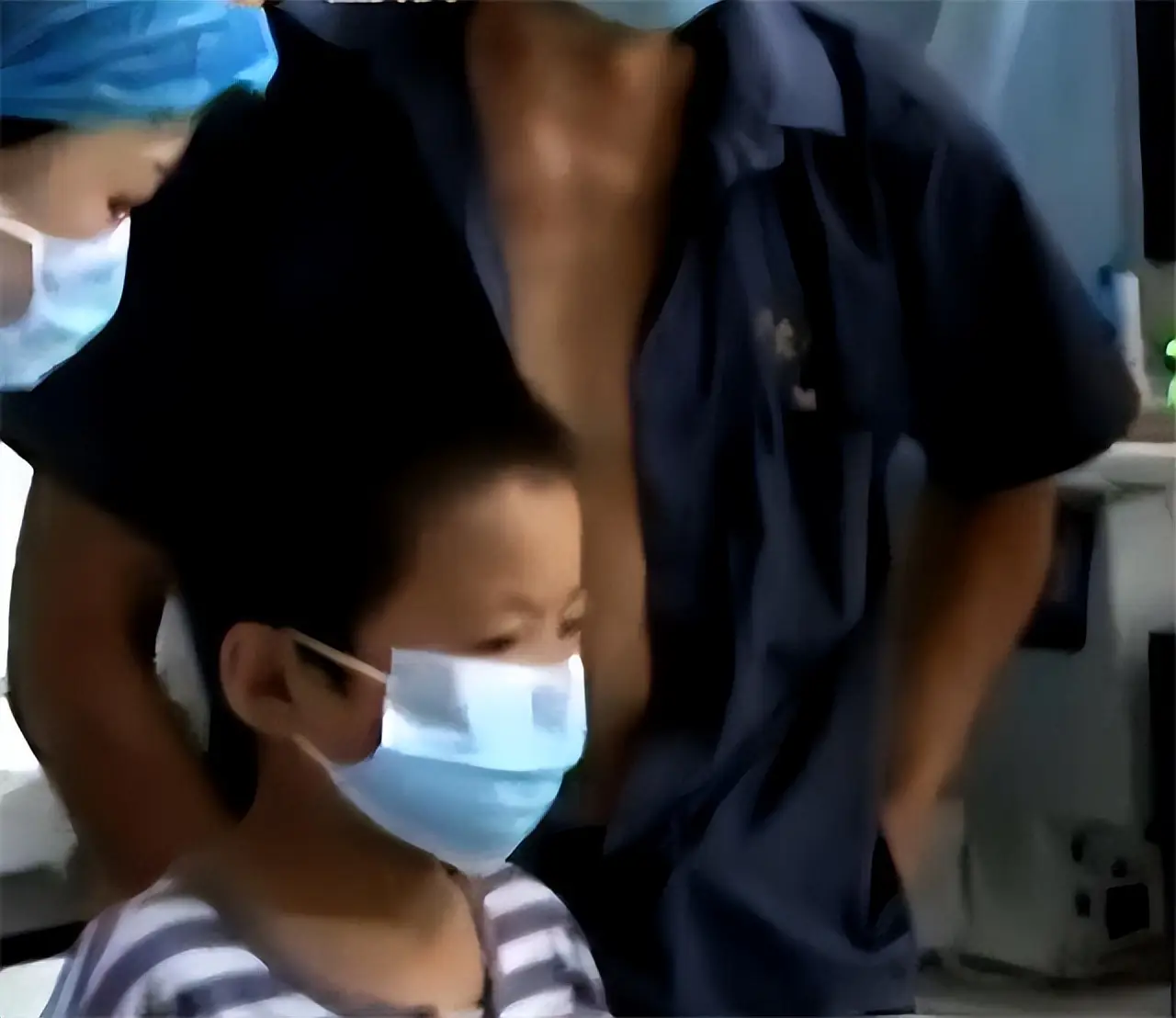 2012年,山东13岁男孩遭高压泵充气,内脏20处穿孔,医生无能为力