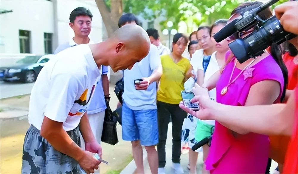 回顾山东13岁少年被人用高压气枪往肛门喷气,五脏俱裂,最后怎样