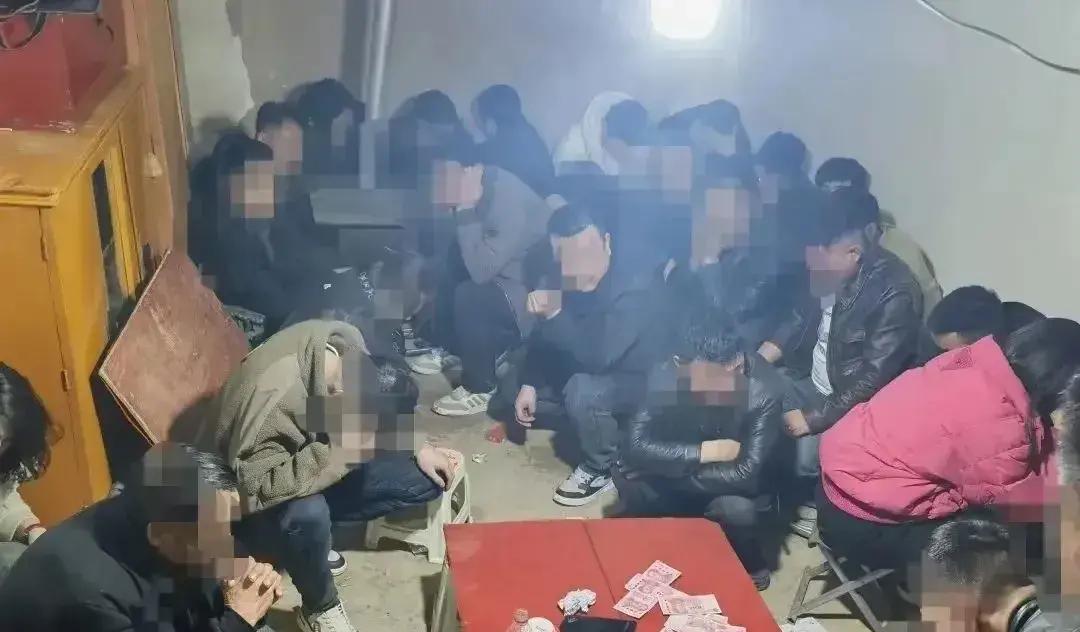 661人栽了！沈阳农村抓赌专盯这5类人，城里棋牌室就合法吗？