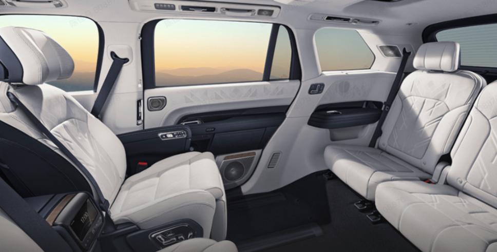 一辆车、一群人与一个产业链的向上突破