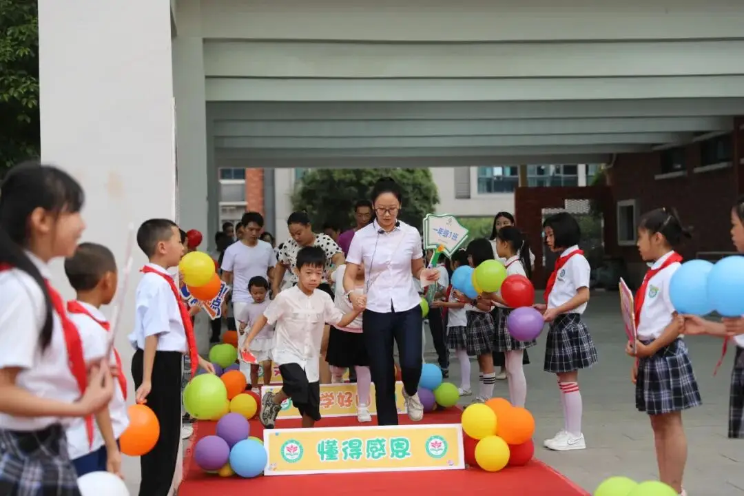 元气满满！多图直击→重庆市永川区中小学开学第一天