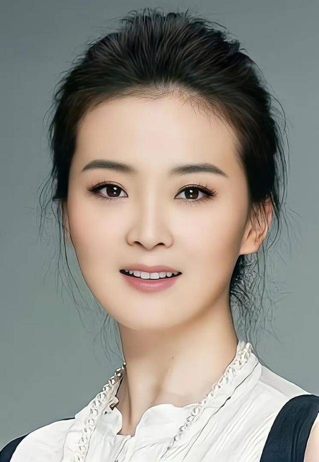 王艳带儿子上节目说:“我有3,000万的布加迪威龙,车库里还有7辆