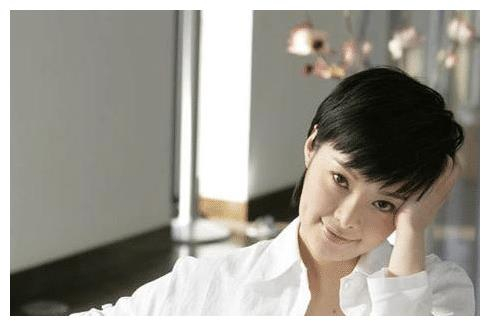 自1993年以来，徐威一直支持袁立12年