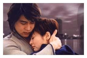 自1993年以来，徐威一直支持袁立12年