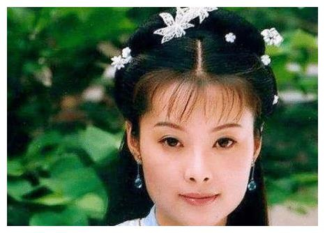 自1993年以来，徐威一直支持袁立12年