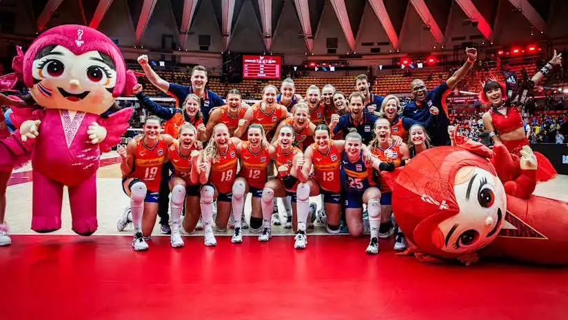 最新世界排名：荷兰跻身top8，中国女排下降1位被日本反超！附赛程