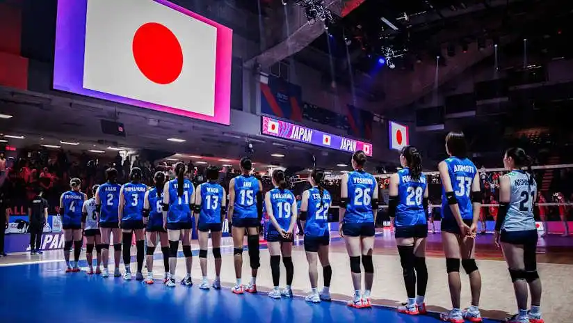 最新世界排名：荷兰跻身top8，中国女排下降1位被日本反超！附赛程