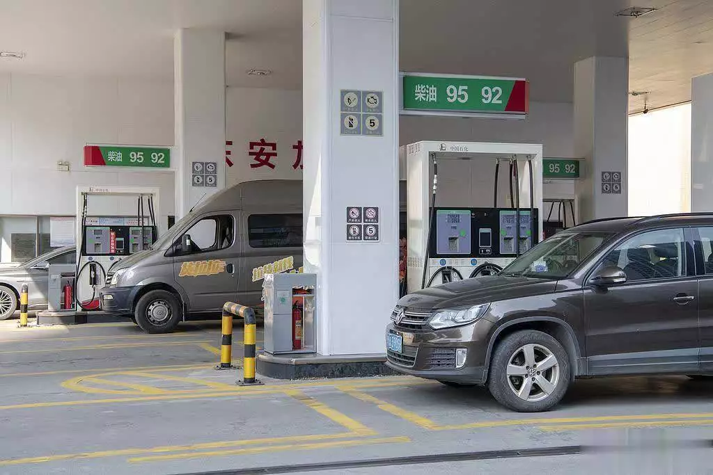 汽车加油小窍门：每次都把油箱加满，好处多多！