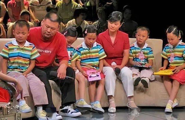 中国首例5胞胎现状：父亲过劳去世，母亲直言如果要重选，一个不要