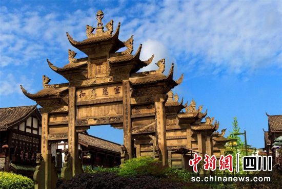 隆昌： 让“中国石牌坊之乡”走向更诗意的“远方”