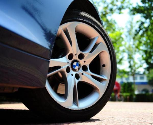 大多人开高速都只带水，这可不行！教你3个方法，自驾长途更舒适