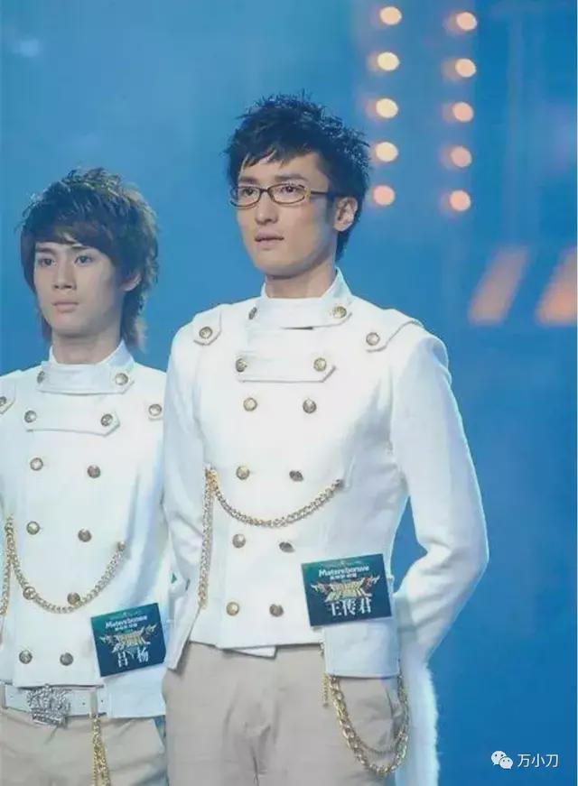 最穷卡里只剩100万，敢怼王家卫的新电影，他到底哪里来的勇气？