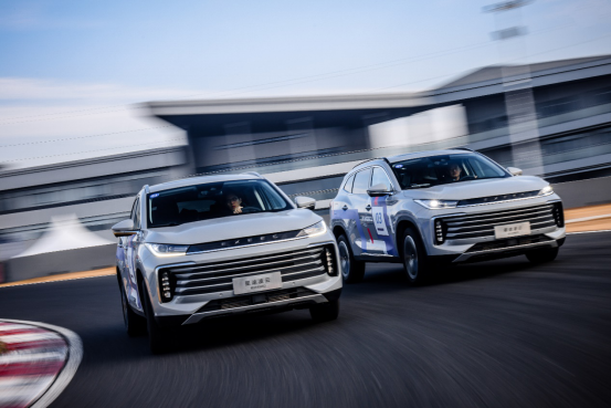 凌云御风—星途凌云400T赛车场试驾报告