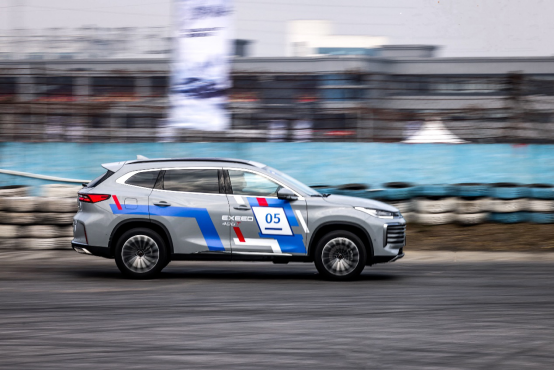 凌云御风—星途凌云400T赛车场试驾报告