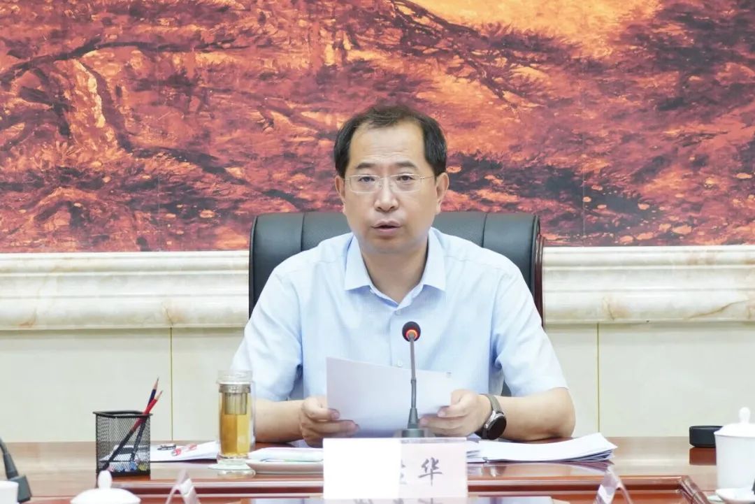 石生华主持召开2024年第十二次政府常务会议