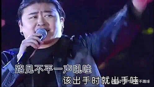 一女子在麦当劳拒搭讪,被6人围住棍棒打死