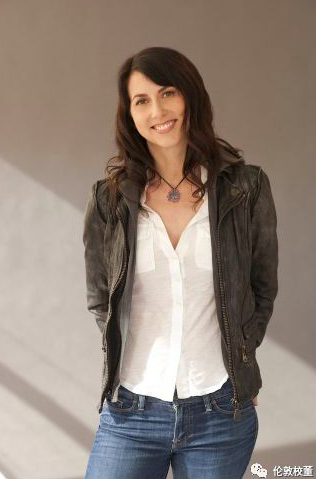 新料:亚马逊总裁发给情人的露骨短信全面曝光!看完脸红!