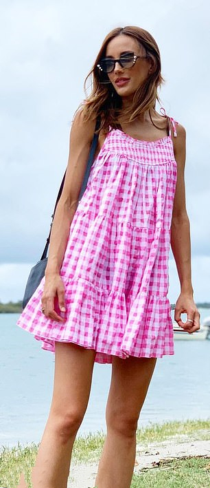 丽贝卡·贾德的时尚穿搭风格,每一件都是那么迷人,真的太美了