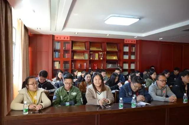 官渡区召开2018年大学生村官迎新春座谈会