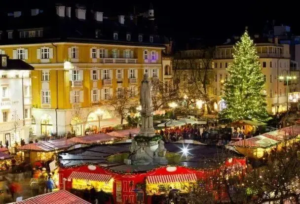 圣诞节的历史由来、发展、现实意义和世界特色