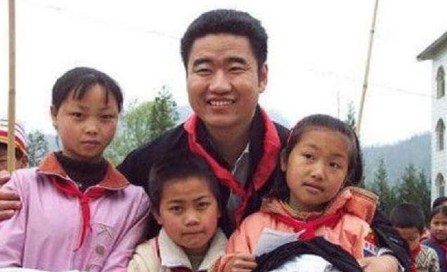 丛飞：行善11年，却被说好人没好报？他的女儿现状告诉你答案