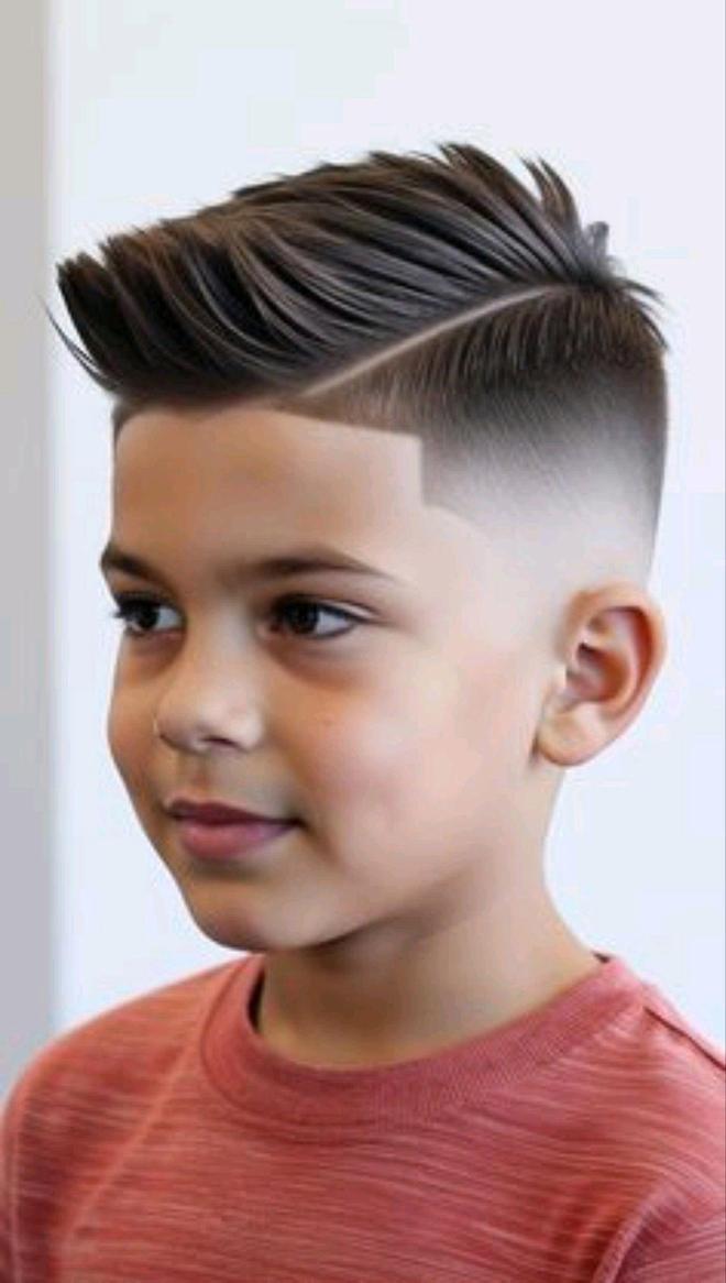 小男孩发型有多绝？渐变、刻痕……把童真和潮流焊死在头上
