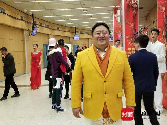 “春晚钉子户”坐观众席19年 今年因腿抽筋中途离场