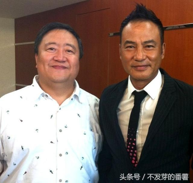 春晚最牛观众笑脸哥真实身份揭秘，他的背景有多大