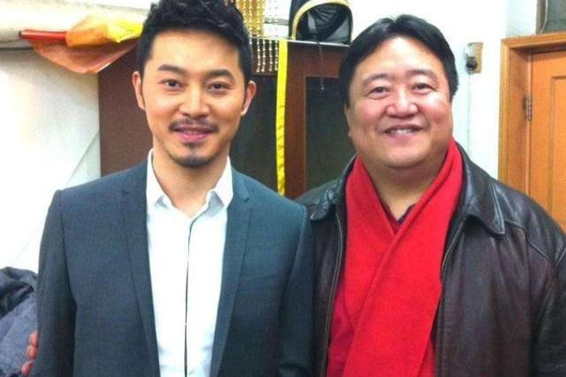 春晚最牛观众笑脸哥真实身份揭秘，他的背景有多大