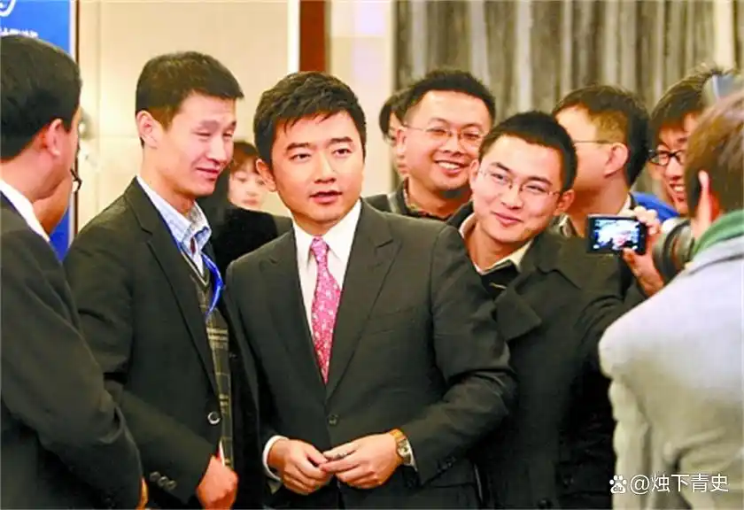 芮成钢曾参加克林顿的私人聚会,服刑六年,出狱以后仍年薪300万