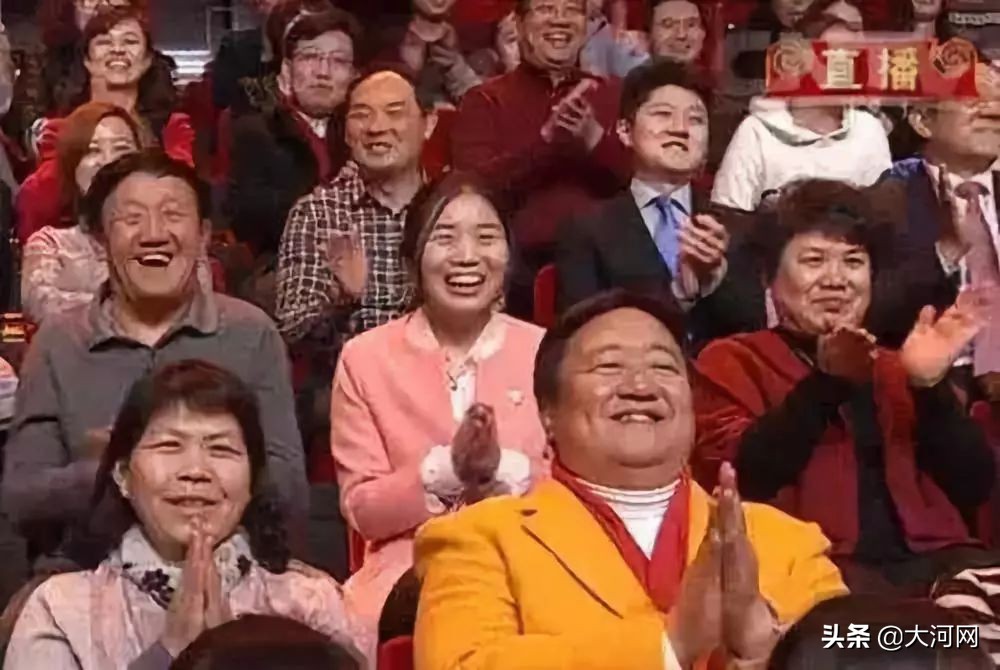 霸屏春晚19年的“笑脸哥”,今年没见着?因身体问题或从此告别春晚