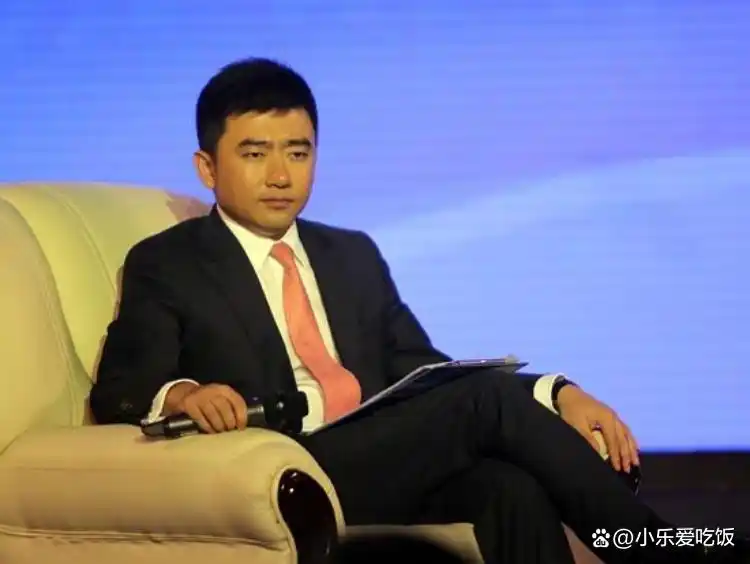 回顾央视名嘴芮成钢:因贪污受贿入狱6年,出狱后年薪300万引争议